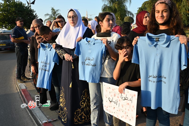 فيديو: مشاركة واسعة من اهالي وطلاب في الوقفة التنديدية ضد عنف الشرطة ويؤكدون : طلابنا ومدارسنا خط احمر ... مع غياب نواب البرلمان القسماويين ...